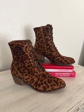 Pierre Dumas Leopard Print Lace-Up Ankle Boots - Brown Size 9